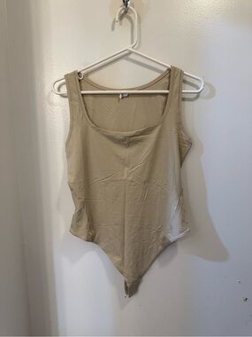 Lululemon - Beige Scoop Neck Bodysuit